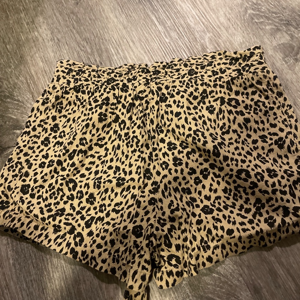 Cute Lepord shorts - Picture 2 of 4